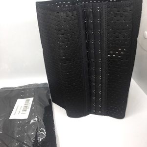 Waist trimmer with back hooks for easy closure. SHAPEWEAR